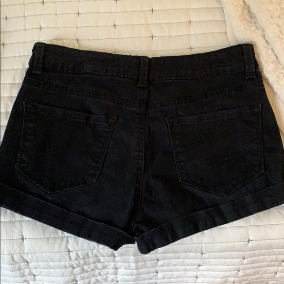 Black jean shorts - Picture 2 of 3